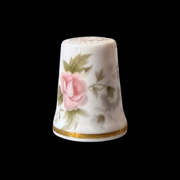 Vintage Minton Bone China Thimble White Floral Pattern Gold Trim Collectible - Picture 4 of 9